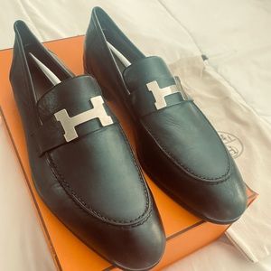 Hermès men’s shoes exceptional condition.